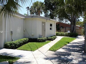 1077 SE 22nd Ave-Unit -N1 in Pompano Beach, FL - Building Photo - Building Photo