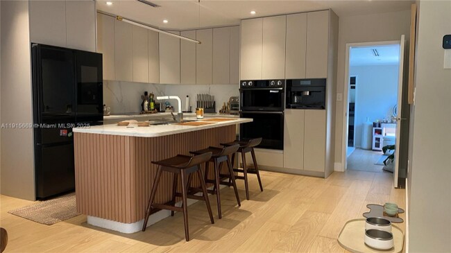 1277 SW 19th St in Miami, FL - Building Photo - Building Photo