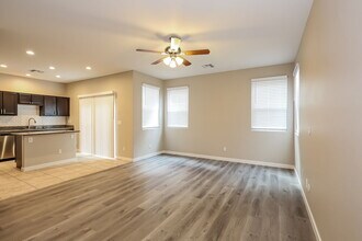 7549 Nicklin St in Las Vegas, NV - Building Photo - Building Photo