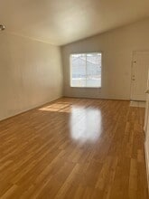 1056 Menands Ave in Las Vegas, NV - Building Photo - Building Photo