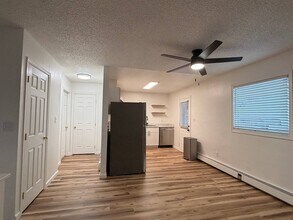 2000 Blueberry St in Anchorage, AK - Building Photo - Building Photo