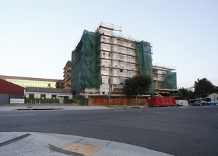 Pacific Luxe in Glendale, CA - Foto de edificio - Building Photo