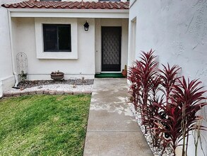 17754 Villamoura Dr in Poway, CA - Building Photo - Building Photo