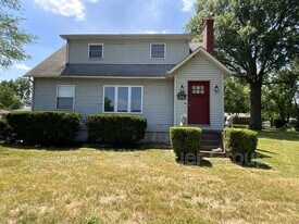 301 N Julia St in Smithton, IL - Building Photo