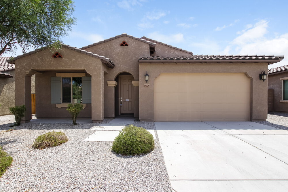 23629 W Hopi St in Buckeye, AZ - Foto de edificio