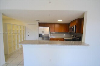 218 NW 12th Ave in Miami, FL - Foto de edificio - Building Photo