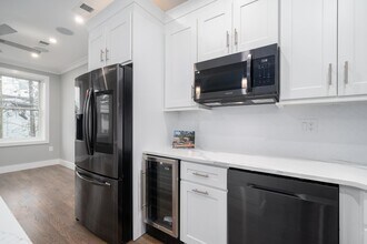 195 Liberty Ave in Jersey City, NJ - Building Photo - Building Photo