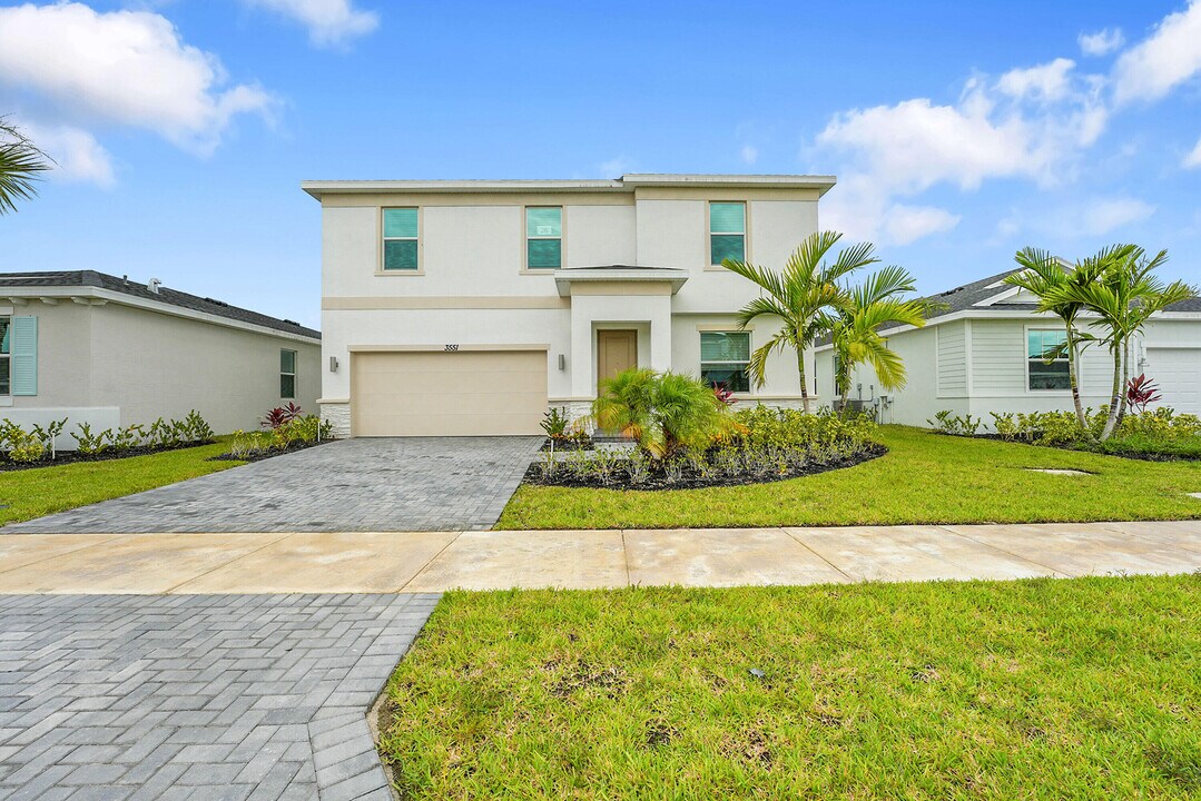 3551 Angler Dr in Fort Pierce, FL - Building Photo