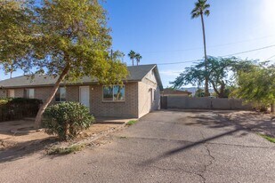 6417 S 10th St in Phoenix, AZ - Building Photo