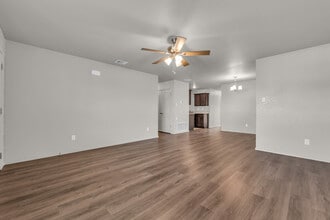 609 Lost Trl, Unit Unit B in Copperas Cove, TX - Building Photo - Building Photo