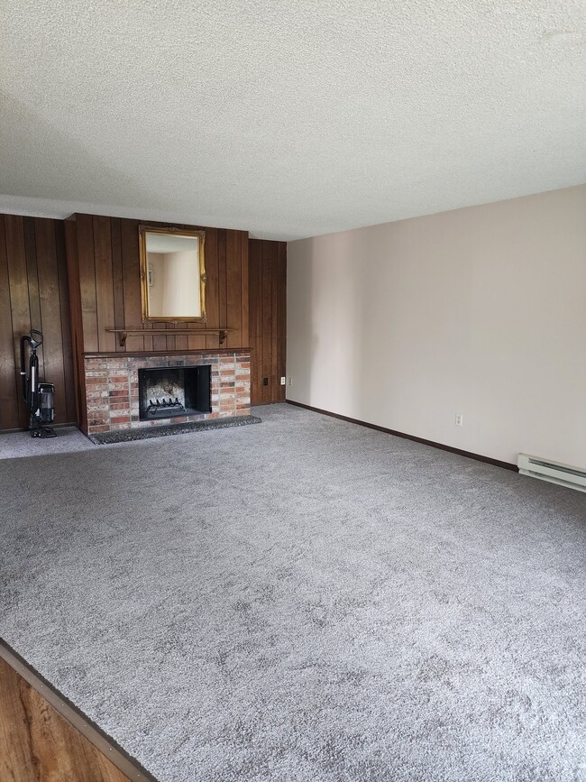 1328 E 29th Ave