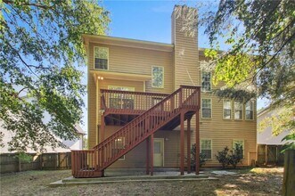 2011 Chelton Way SE in Smyrna, GA - Building Photo - Building Photo