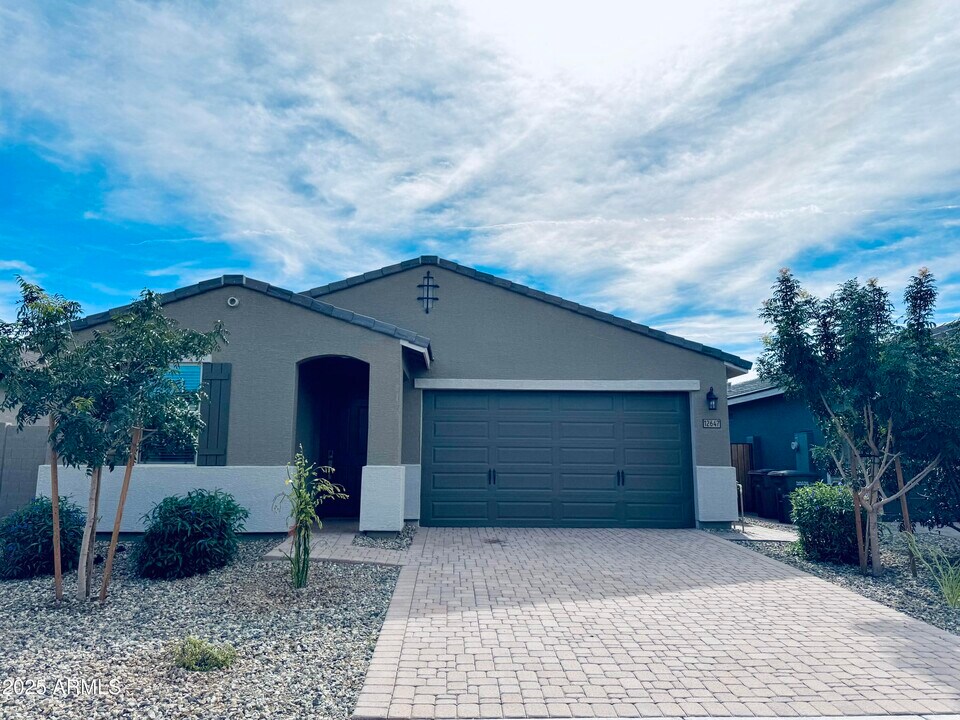 12647 W Country Club Trail in Sun City West, AZ - Building Photo