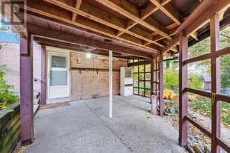 14 Pineslope Crescent in Toronto, ON - Building Photo - Building Photo