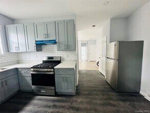 8 Morgan Ave in Poughkeepsie, NY - Building Photo - Building Photo