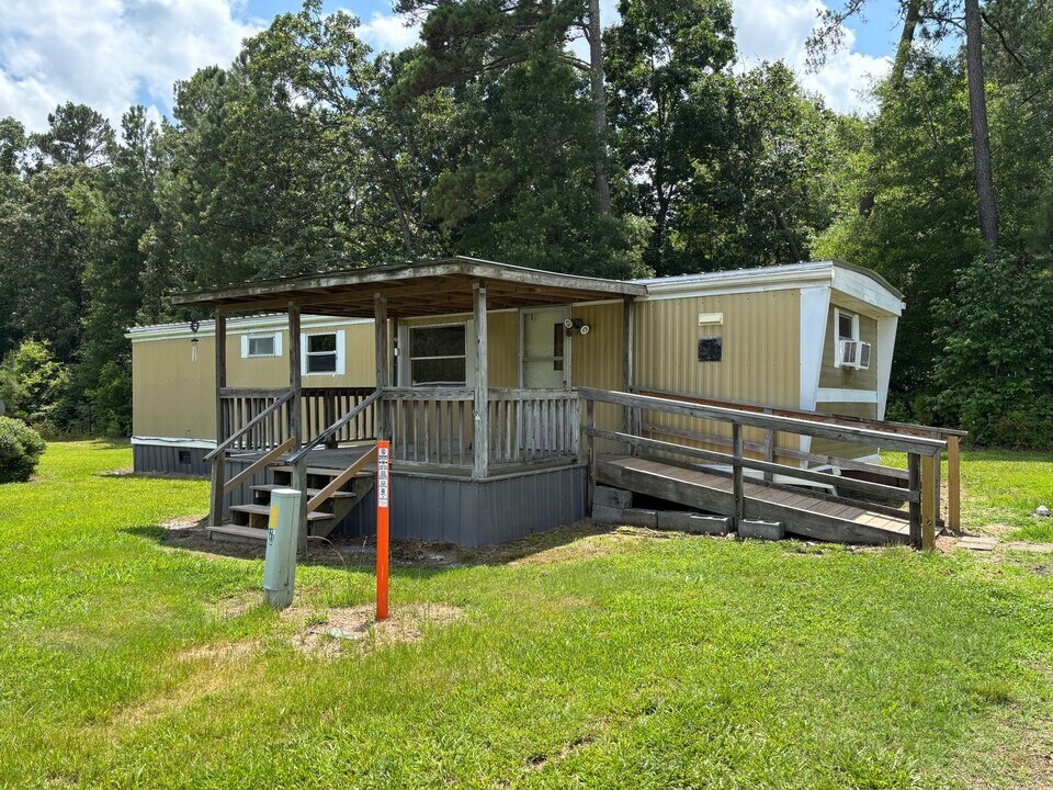 120 Whisper Ln in Robbins, NC - Building Photo