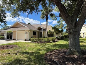 1334 Park Lake Dr in Naples, FL - Foto de edificio - Building Photo