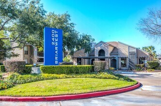 2400 Briarwest Apartments in Houston, TX - Building Photo - Building Photo
