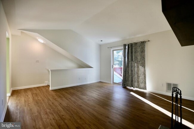 442 Atlanta Court in Washington Township, NJ - Building Photo - Building Photo