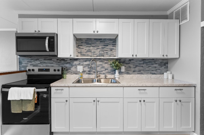 111 Kahului Beach Rd in Kahului, HI - Building Photo - Building Photo