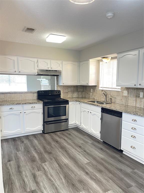 property at 16966 Glen Eagle Dr N