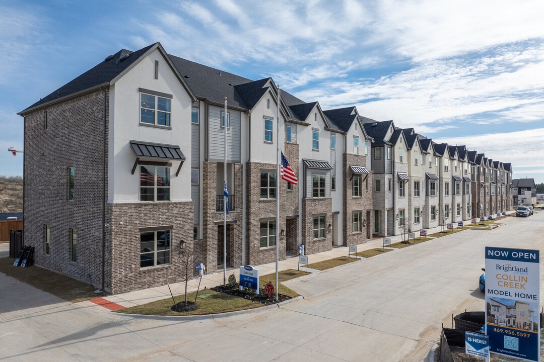 Collin Creek in Plano, TX - Foto de edificio