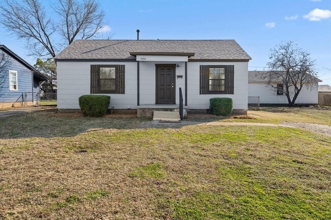 property at 522 W 2nd St