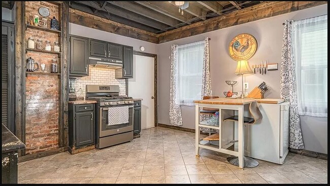 16 Oakland St in Rochester, NY - Building Photo - Building Photo