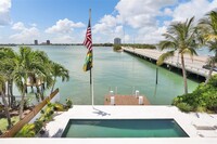 7830 Miami View Dr in North Bay Village, FL - Foto de edificio - Building Photo