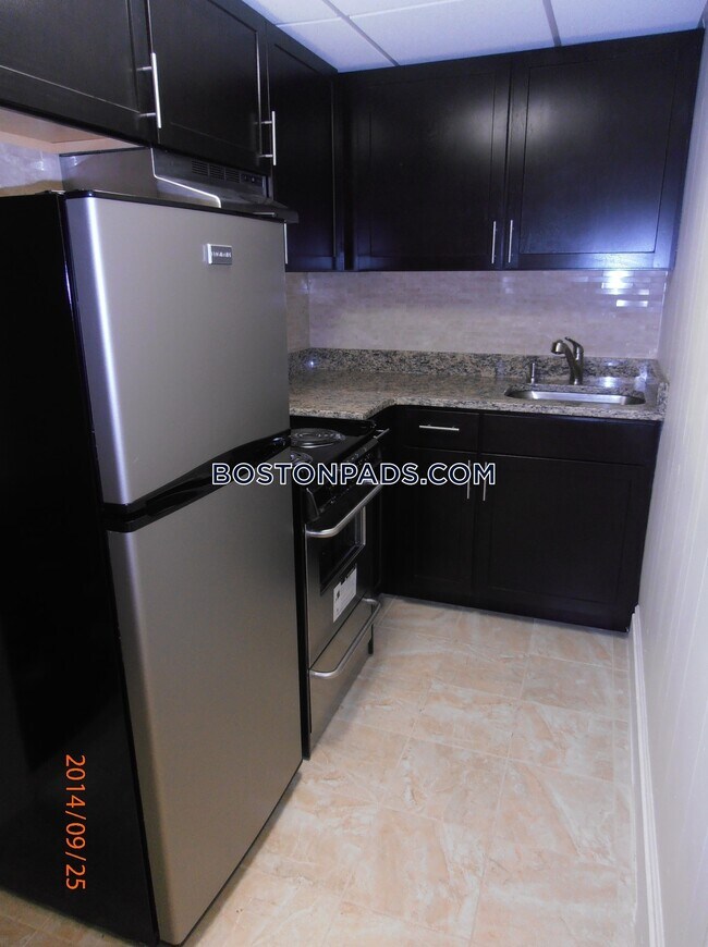 62 Boylston St, Unit 318 in Boston, MA - Foto de edificio - Building Photo