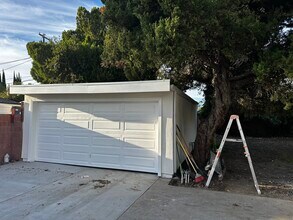 20315 Hamlin St in Winnetka, CA - Building Photo - Building Photo
