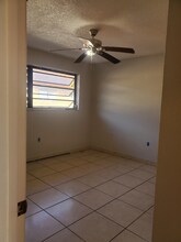 1551 W 43rd Pl in Hialeah, FL - Foto de edificio - Building Photo