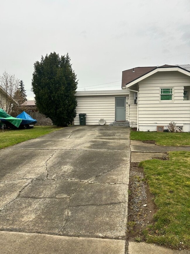 property at 2439 Moore St
