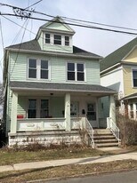40 Clio Ave, Unit Upper in Buffalo, NY - Building Photo