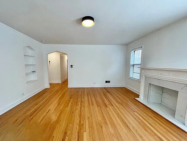 5801 N Richmond St in Chicago, IL - Building Photo - Building Photo