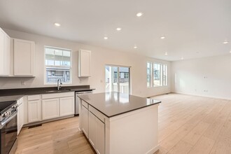 24736 E Evans Dr in Aurora, CO - Building Photo - Building Photo