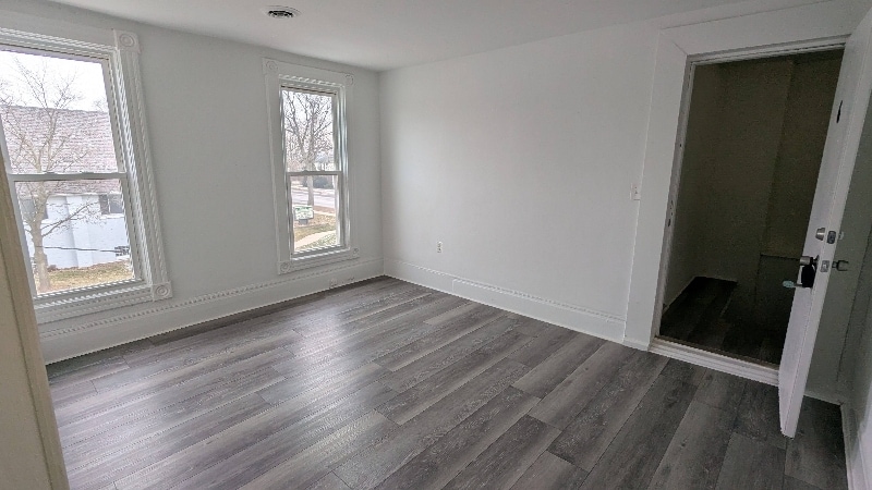 1523 St Clair River Dr, Unit 6 in Algonac, MI - Foto de edificio