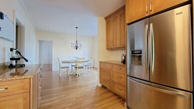 52 Hillsdale Rd in Medford, MA - Building Photo - Building Photo