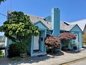 2103 11th Ave W-Unit -#C in Seattle, WA - Building Photo - Building Photo