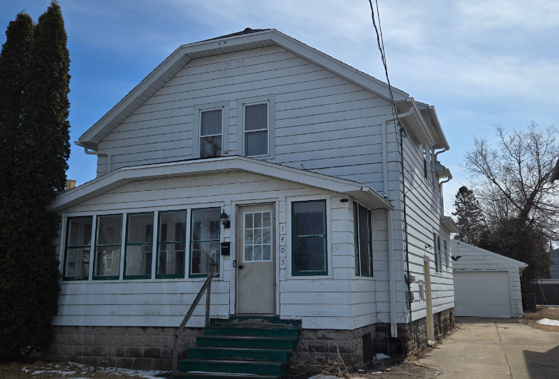 1405 21st St in Two Rivers, WI - Building Photo