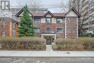 33 Maitland St in Toronto, ON - Building Photo