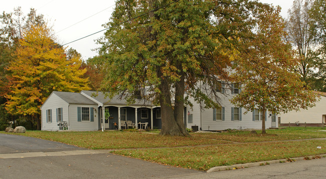 3461 Dunstan Dr in Warren, OH - Building Photo - Building Photo