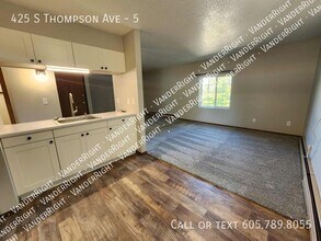 425 S Thompson Ave in Sioux Falls, SD - Building Photo - Building Photo