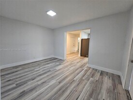 1727 Fletcher St in Hollywood, FL - Building Photo