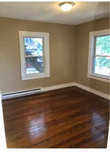 3 Hanover St, Unit 2R Housemates in Westfield, MA - Building Photo - Building Photo