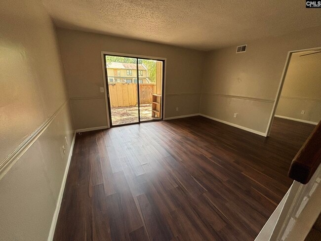 209 Timber Ct in Columbia, SC - Foto de edificio - Building Photo