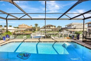 911 Giralda Ct in Marco Island, FL - Building Photo