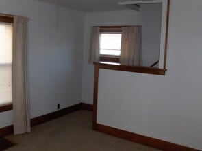 927 Forest Ave in Waterloo, IA - Building Photo - Building Photo