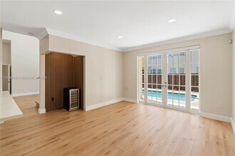 11032 NW 48th Ln in Doral, FL - Building Photo - Building Photo