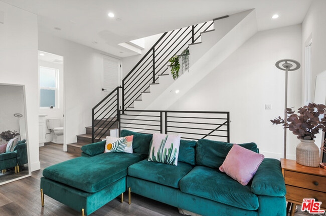1255 N Gower St in Los Angeles, CA - Building Photo - Building Photo